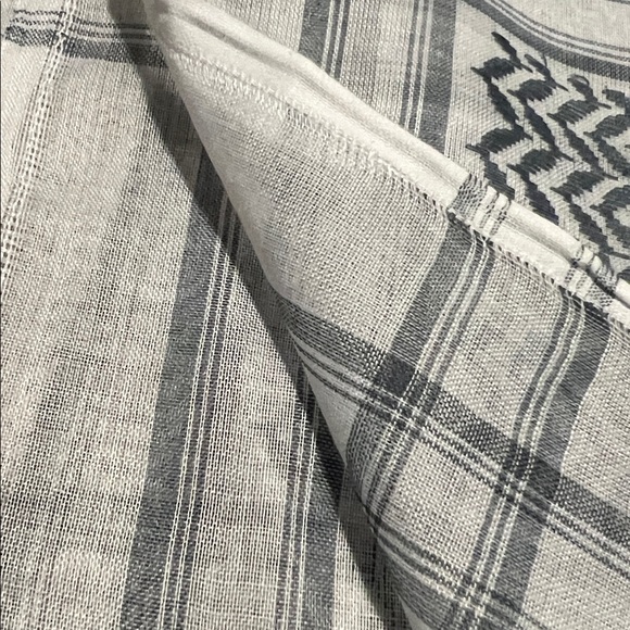 Authentic Kuwaiti Keffiyeh Scarf Silver Grey & White Lightweight Shemagh - Picture 5 of 5